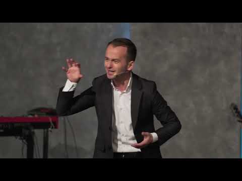 Marius Copil - Dumnezeu este acolo