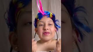 Maria Clara e a História Engraçada sobre Sonhos Estranhos com Cabelos Coloridos - MC Divertida