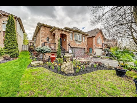 74 Laurendale Avenue, Waterdown