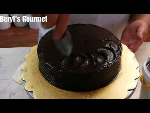 Beryl's Gourmet : Fudge cake