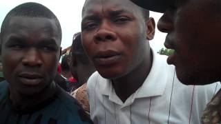 Nigeria Victor attracts Nigerians wherever we stop.....Great People