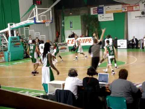 match de basket: nanterre-bourg:16/01/2010: 4eme quart temps(2/3)