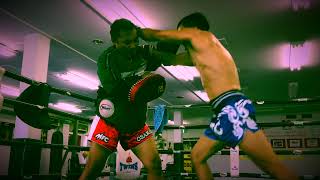 Muay Thai Knee! ムエタイ 大阪  キックボクシング 大阪