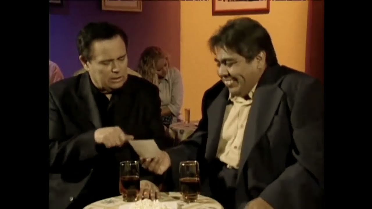 Los Compadres en el bar 