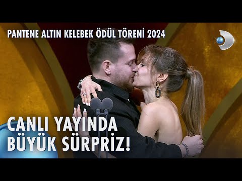 Alper Rende'den şoke eden evlilik teklifi! 💍 | Pantene Altın Kelebek Ödül Töreni 2024
