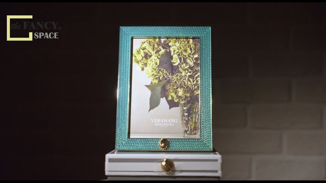 Watch video Стильная фоторамка Vera Wang от магазина Bovi.kz Now Стильная фоторамка Vera Wang от магазина Bovi.kz
