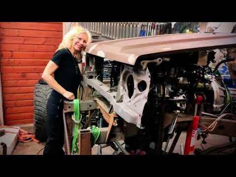 PMC Motorsport adapter: BMW M57 engine to Nissan Patrol transfer case in Toyota Land Cruiser