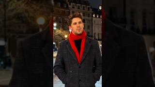 🧣“Standing under Christmas lights, lighting up this town” 🎄Join me on #regentstreet #shorts
