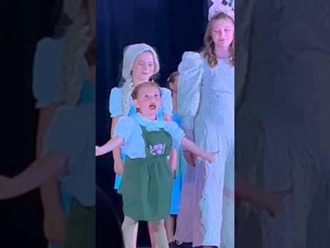 I was ANNA in FROZEN!👸🏻 #disney #frozen #anna #elsa #musical #doyouwanttobuildasnowman #shorts