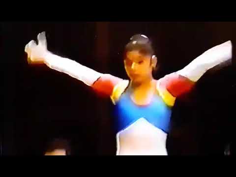 Champions Gina Gogean 💗 Vanda Hadarean 💗 nice FX exercises 🤸 1992 MedicoCup