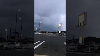 #UFO#未確認飛行物体　　　　　　　　　　　母船から現れたUFOがセブンイレブンのコンビニで暴れ回ってた