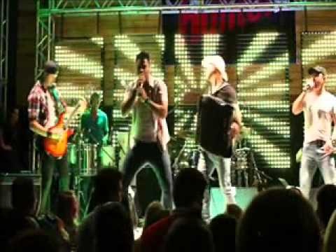 Tchê Garotos - Bebe e fica louca - clip oficial