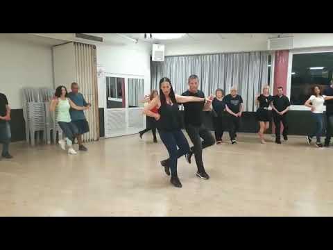 לימוד הריקוד  אלייך   ריקוד זוגות ניר דור בחוג של מירי אקוני קאנטרי דקל