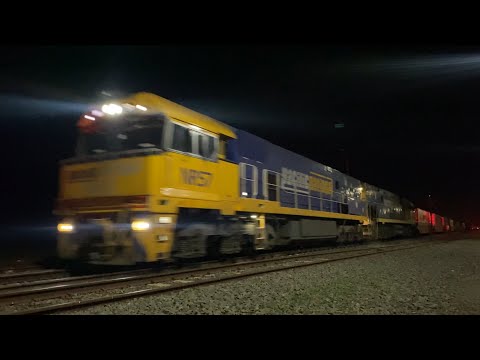5MA5 Pacific National intermodal with two NR’s NR57 and NR107 passing through Gheringhap 29/5/2025