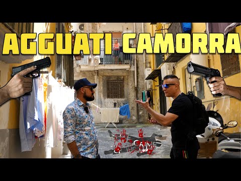 Agguati di Camorra a Napoli visitiamo i luoghi della criminalità con Ex Boss di Camorra