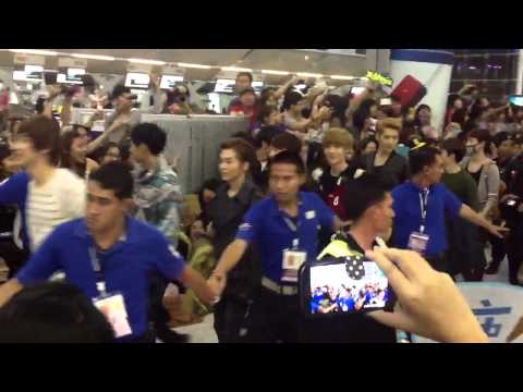 [HD Fancam] 121125 Suvarnabhumi Airport EXO,FX,SNSD