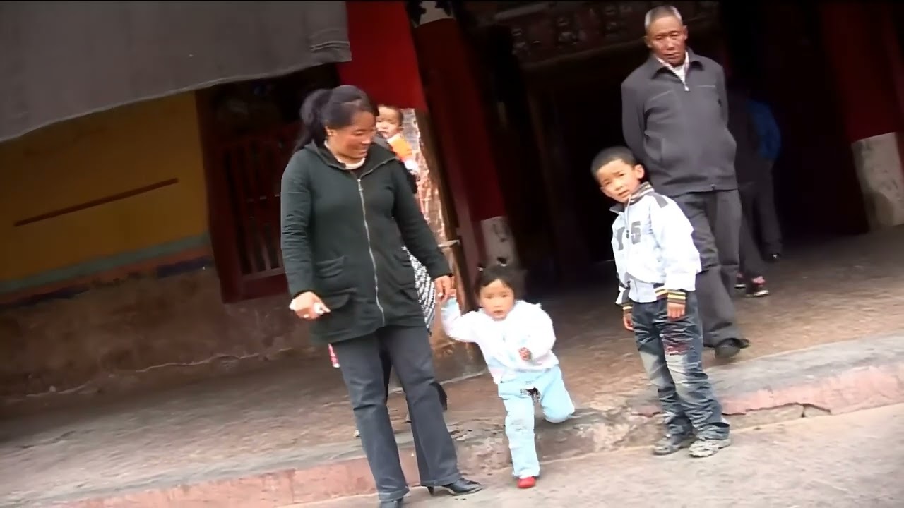 TIBET / Sandpainting Mandalas – Kumbum Monastery (Enhanced 4K)