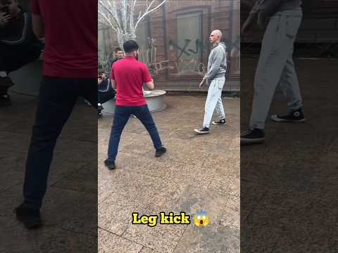 Low kick defense #boxing #mma #streetdefense