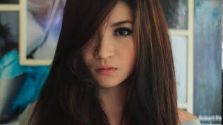 Download lagu EGHA DE LATOYA - BUKAN CINTA MANUSIA BIASA #DEWA19 mp3