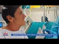 Gianni Morandi col sorriso mostra le mani dopo le ustioni - La vita in diretta - 30/03/2021