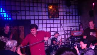 Los Nikis - &quot;La naranja no es mecánica&quot; y &quot;Diez años en Sing-Sing&quot;