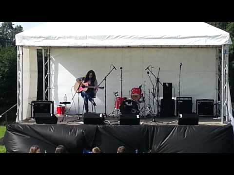 Jessica Hammond singing We Found Love