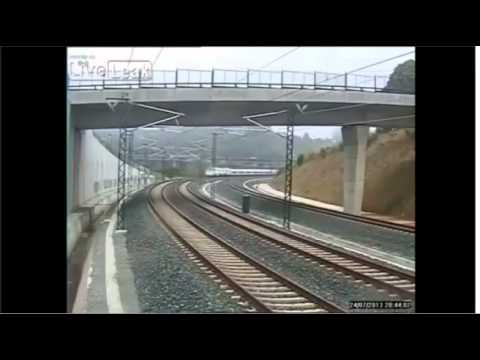 Spanish train crashes doing 190km/h! 26/7/2013
