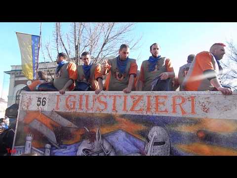 Carri da getto dopo battaglia arance martedì - 1 di 2 - Carnevale Ivrea 2014