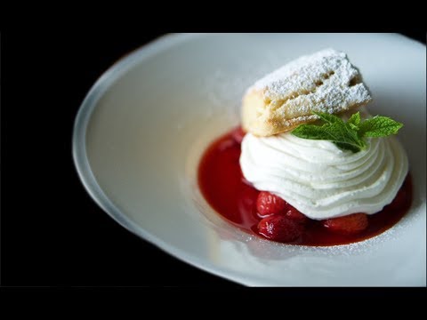 How to make fresh Strawberries & Cream