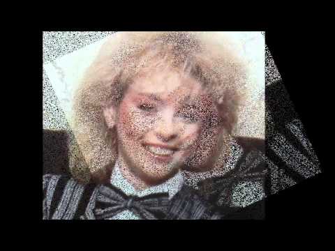 Iveta Bartošová   Poštolka   87  Jen já a motýl    HMS   2011