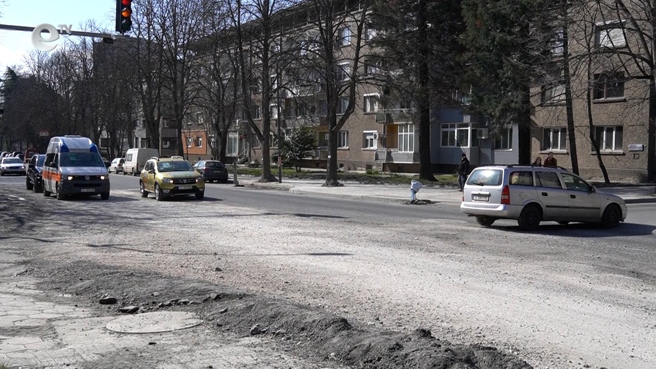 Изграждат кръгово кръстовище на бул. “Беломорски“ в Кърджали с цел облекчаване на трафика