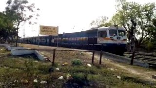 preview picture of video '15017 Kashi Express (Lokmanya Tilak (Terminas)-Gorakhpur)'