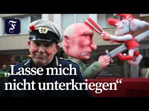 Neuer Putin-Karnevalswagen in Düsseldorf präsentiert