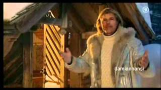 Halt a bisserl still Lyrics English Translation