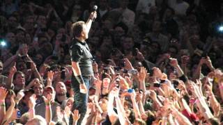 Bruce Springsteen sings Tenth Avenue Freeze Out - Tribute to the Big Man - in Newark NJ