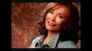 Loretta Lynn ♫﻿ ♪ Mama why did God take my Daddy. ♫﻿ ♪