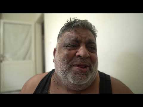 HAKAN FROM CEYHAN VISITS HOME