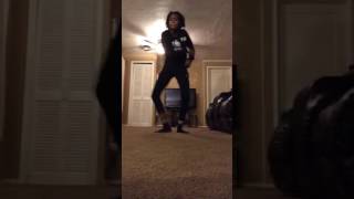 Solange-Mad -Lamia X Footwork