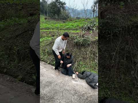 男子拦路碰瓷被经验丰富的司机一眼看穿了！ #automobile #正能量剧情 #正能量