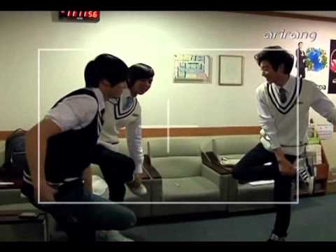Ukiss Kevin Eli and Xander does the chicken fight