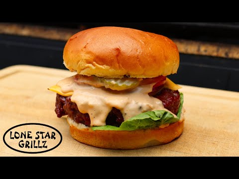 How to make PERFECT Burgers ๐ on the Lone Star Grillz Pellet Smoker