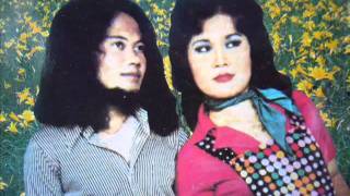 Download lagu Colak Colek - Rhoma Irama _ Elvy Sukaesih - YouTube.FLV mp3 Download lagu Colak Colek - Rhoma Irama _ Elvy Sukaesih - YouTube.FLV mp3
