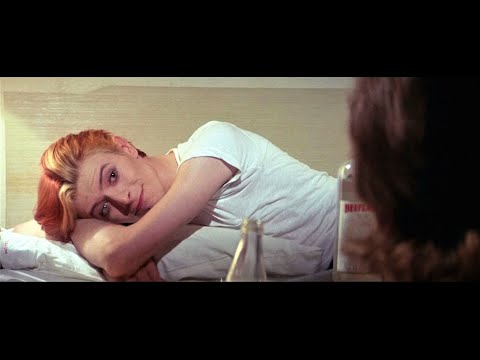 THE MAN WHO FELL TO EARTH  (1976) David Bowie & Candy Clark