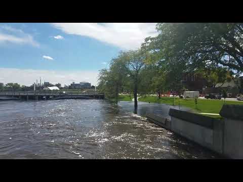 Cedar Rapids 2nd Avenue bridge looking south September 26 2018