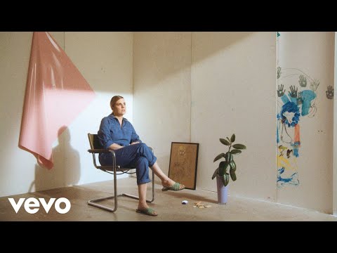 Alev Lenz - The Chair