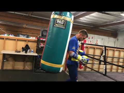 Vasyl Lomachenko SHARP on heavybag - EsNews