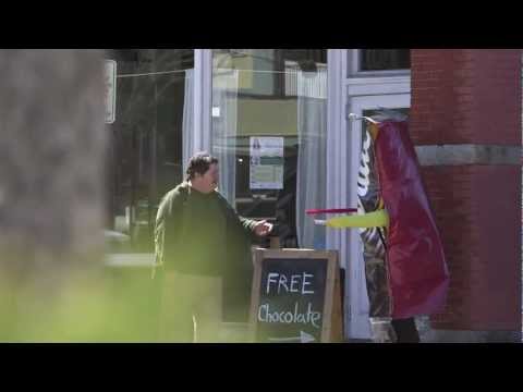 ⁣People chased for bar of chocolate by cereal