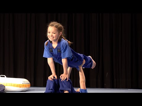 Akro Kids Gossau zeigen ihre "Polizei"-Show am Akro am Säntis