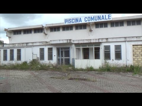 Lo stato della piscina comunale di Campofranco