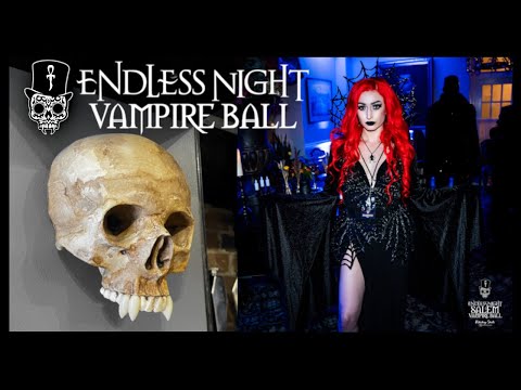 I went to the Endless Night Vampire Ball in Salem! 🧛‍♀️